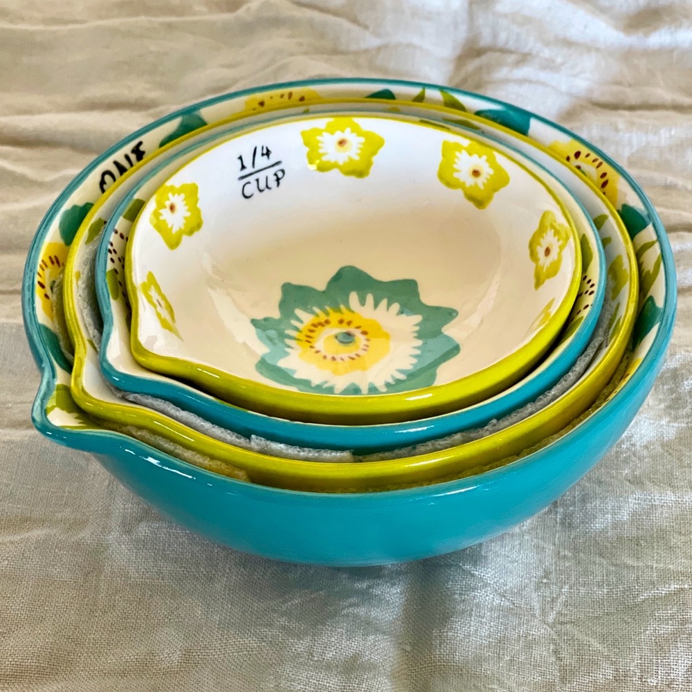 Anthropologie hand painted ceramic measuring cup nesting bowls